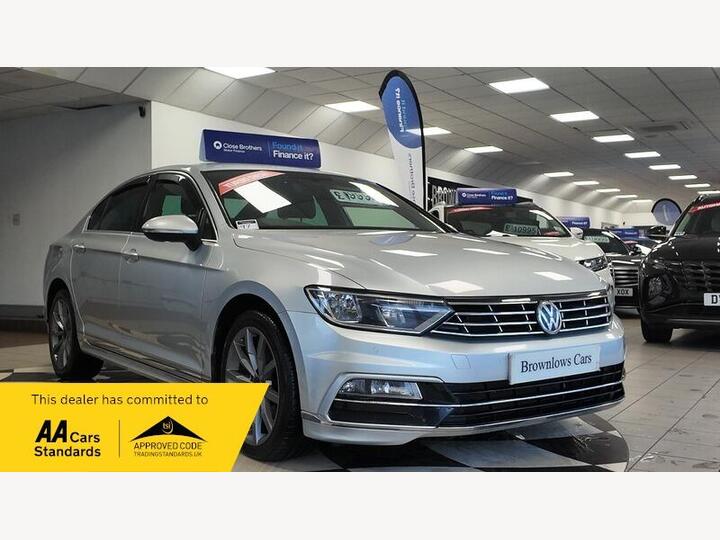Volkswagen Passat 2.0 TDI BlueMotion Tech R-Line Euro 6 (s/s) 4dr Volkswagen Passat 2.0 TDI BlueMotion Tech R-Line Euro 6 (s/s) 4dr