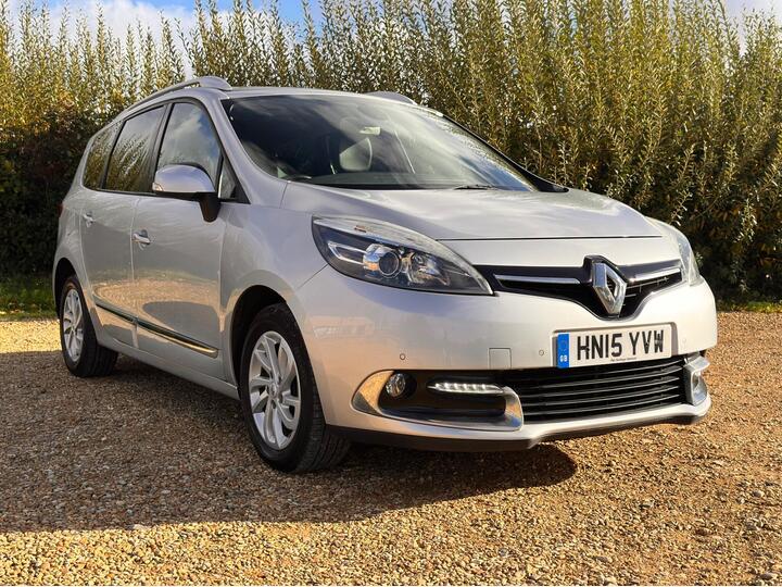 Renault Grand Scenic 1.6 DCi ENERGY Dynamique TomTom Euro 5 (s/s) 5dr Renault Grand Scenic 1.6 DCi ENERGY Dynamique TomTom Euro 5 (s/s) 5dr