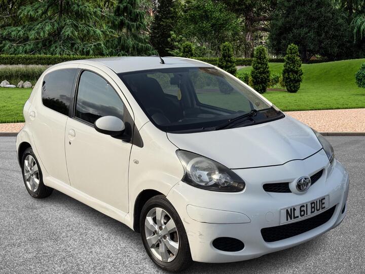 Toyota AYGO 1.0 VVT-i Go Euro 5 5dr Toyota AYGO 1.0 VVT-i Go Euro 5 5dr