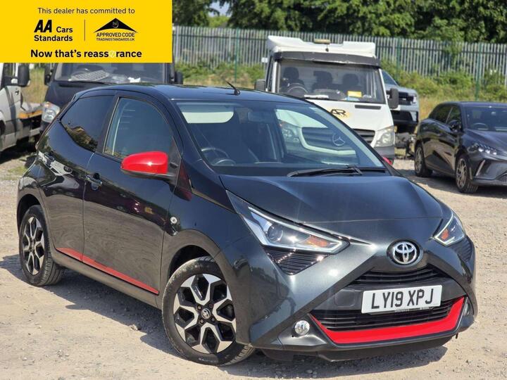 Toyota AYGO 1.0 VVT-i X-trend Funroof X-shift Euro 6 5dr