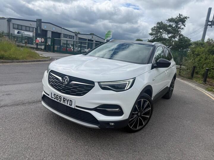 Vauxhall GRANDLAND X 1.6 13.2kWh Ultimate Nav Auto 4WD Euro 6 (s/s) 5dr Hybrid4
