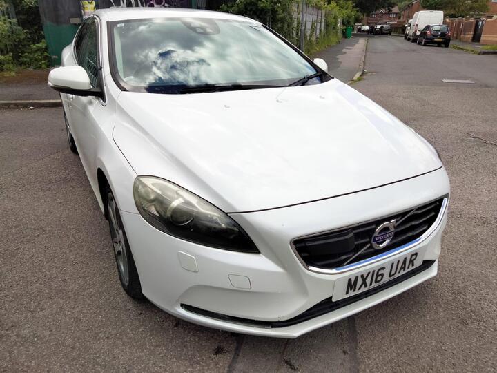 Volvo V40 2.0 D2 R-Design Hatchback 5dr Diesel Auto Euro 6 (s/s) (120 Ps)