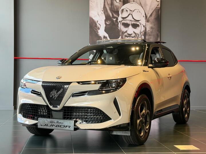 Alfa Romeo Junior 1.2 MHEV Ibrida Sport Speciale E-DCT Euro 6 (s/s) 5dr