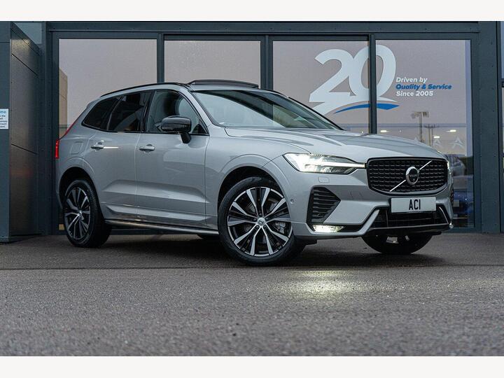 Volvo XC60 2.0 B5 MHEV Ultra Dark Auto AWD Euro 6 (s/s) 5dr