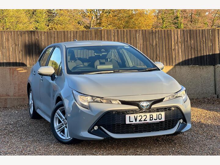 Toyota Corolla 1.8 VVT-h Icon Tech CVT Euro 6 (s/s) 5dr Toyota Corolla 1.8 VVT-h Icon Tech CVT Euro 6 (s/s) 5dr