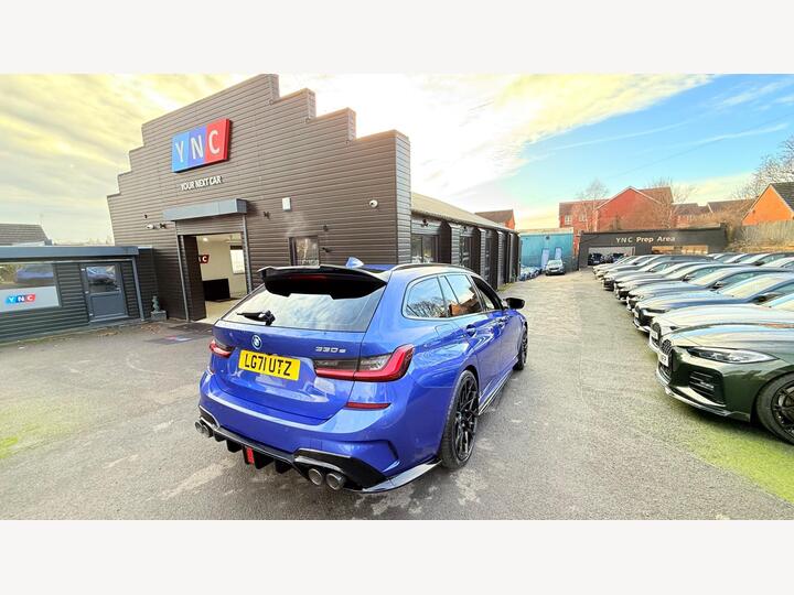 BMW 3 Series 2.0 330e 12kWh M Sport Touring Auto Euro 6 (s/s) 5dr BMW 3 Series 2.0 330e 12kWh M Sport Touring Auto Euro 6 (s/s) 5dr