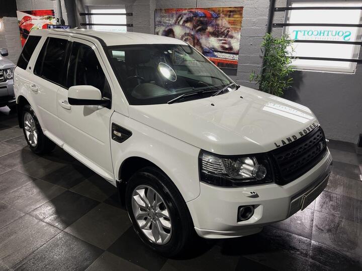 Land Rover Freelander 2 2.2 TD4 SE 4WD Euro 5 (s/s) 5dr Land Rover Freelander 2 2.2 TD4 SE 4WD Euro 5 (s/s) 5dr