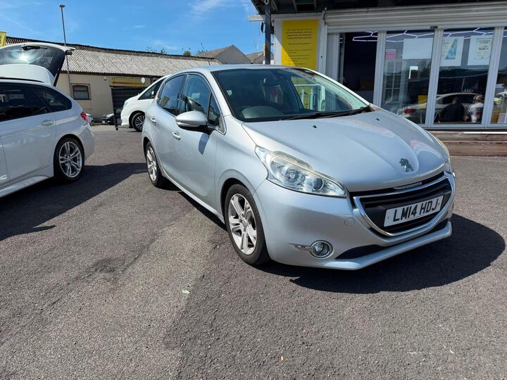 Peugeot 208 1.6 E-HDi Allure Euro 5 (s/s) 5dr