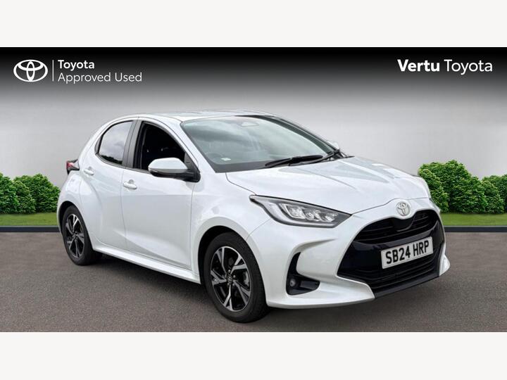 Toyota Yaris 1.5 VVT-h Design E-CVT Euro 6 (s/s) 5dr