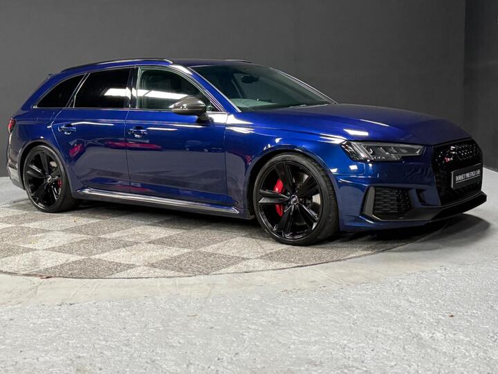 Audi RS4 Avant 2.9 TFSI V6 Carbon Edition Tiptronic Quattro Euro 6 (s/s) 5dr Audi RS4 Avant 2.9 TFSI V6 Carbon Edition Tiptronic Quattro Euro 6 (s/s) 5dr