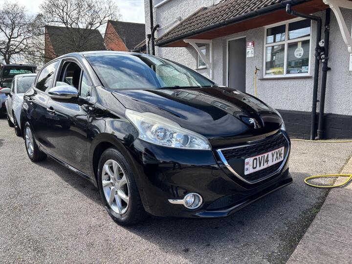 Peugeot 208 1.2 VTi Style Euro 5 5dr