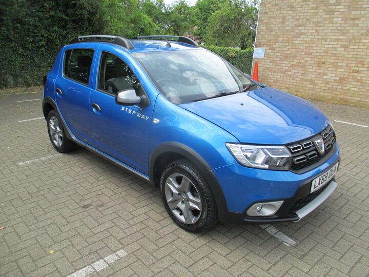 Dacia Sandero Stepway 0.9 TCe Essential Euro 6 (s/s) 5dr Dacia Sandero Stepway 0.9 TCe Essential Euro 6 (s/s) 5dr