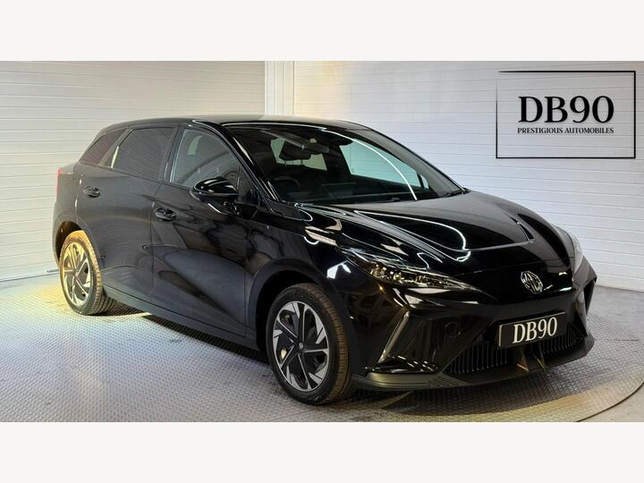 MG MG4 64kWh Trophy Long Range Auto 5dr