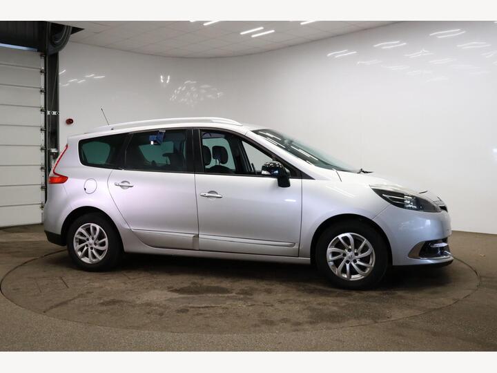 Renault Grand Scenic 1.5 DCi ENERGY Dynamique TomTom Euro 5 (s/s) 5dr Renault Grand Scenic 1.5 DCi ENERGY Dynamique TomTom Euro 5 (s/s) 5dr