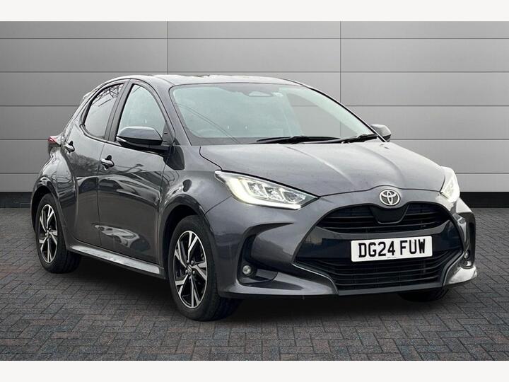 Toyota Yaris 1.5 VVT-h Design E-CVT Euro 6 (s/s) 5dr