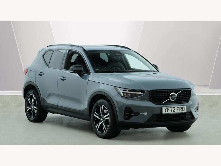 Volvo XC40 2.0 B3 MHEV Plus Dark DCT Auto Euro 6 (s/s) 5dr
