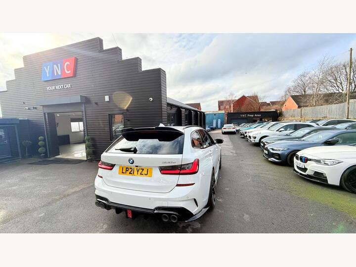 BMW 3 Series 2.0 330e 12kWh M Sport Touring Auto Euro 6 (s/s) 5dr