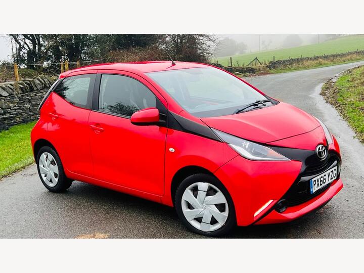 Toyota AYGO 1.0 VVT-i X-play Euro 6 5dr