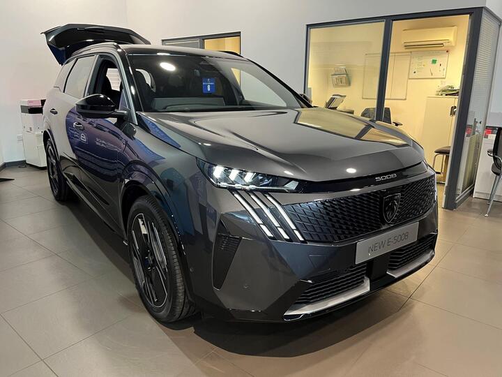 Peugeot E-5008 73kWh GT Premium Auto 5dr