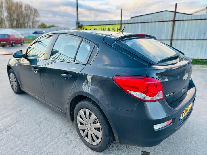 Chevrolet Cruze 1.6 LS Euro 5 5dr