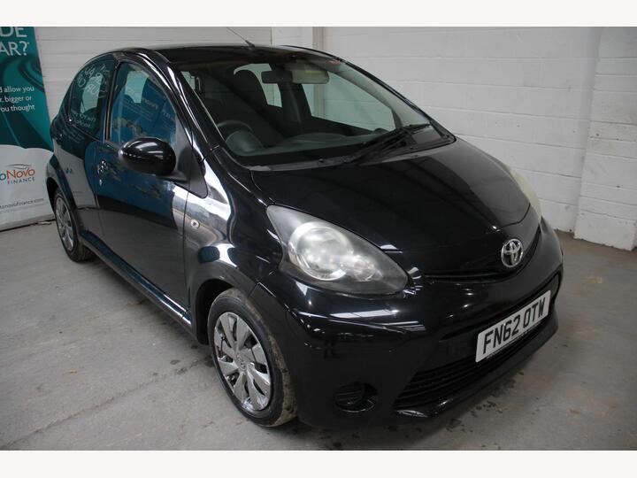 Toyota AYGO 1.0 VVT-i Ice Euro 5 5dr Toyota AYGO 1.0 VVT-i Ice Euro 5 5dr