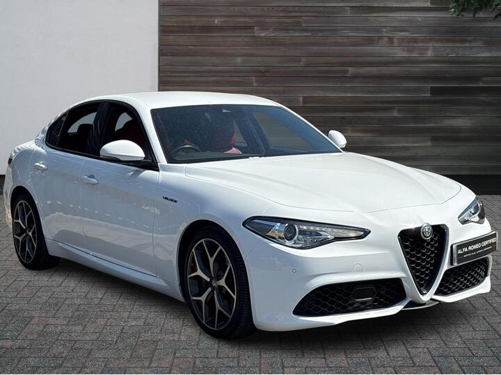 Alfa Romeo Giulia 2.0T Veloce Auto Euro 6 (s/s) 4dr Alfa Romeo Giulia 2.0T Veloce Auto Euro 6 (s/s) 4dr