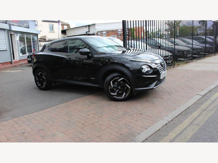 Nissan JUKE 1.6 N-Connecta Auto Euro 6 5dr
