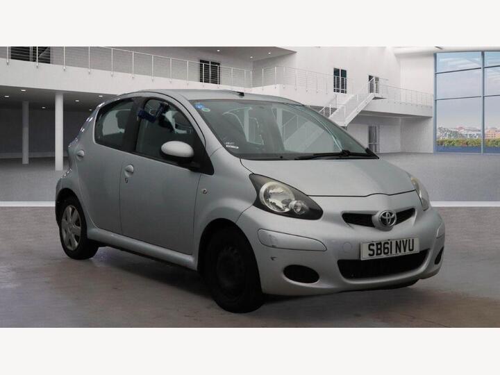 Toyota AYGO 1.0 VVT-i Ice Euro 5 5dr