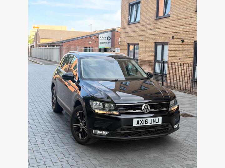 Volkswagen Tiguan 2.0 TDI BlueMotion Tech SE Navigation DSG 4Motion Euro 6 (s/s) 5dr