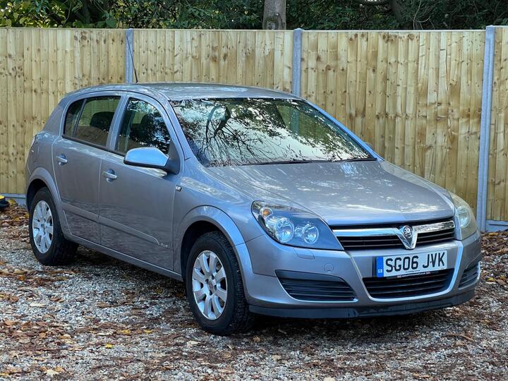Vauxhall Astra 1.6i 16v Club 5dr Vauxhall Astra 1.6i 16v Club 5dr