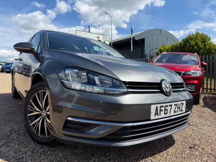 Volkswagen GOLF 2.0 TDI SE Nav DSG Euro 6 (s/s) 5dr Volkswagen GOLF 2.0 TDI SE Nav DSG Euro 6 (s/s) 5dr