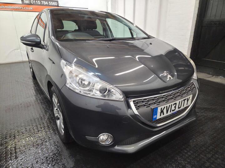 Peugeot 208 1.2 VTi Allure Euro 5 5dr