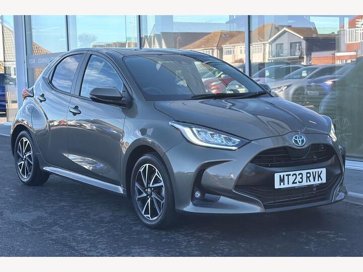 Toyota Yaris 1.5 VVT-h Design E-CVT Euro 6 (s/s) 5dr
