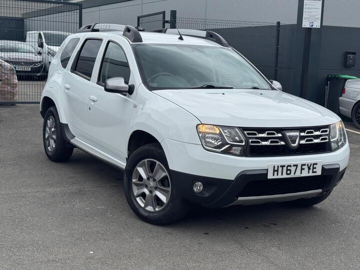 Dacia Duster 1.5 DCi Laureate EDC Euro 6 (s/s) 5dr Dacia Duster 1.5 DCi Laureate EDC Euro 6 (s/s) 5dr