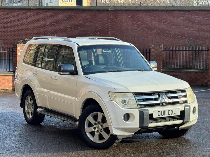 Mitsubishi Shogun 3.2 DI-DC Equippe Auto 4WD Euro 5 5dr LWB Mitsubishi Shogun 3.2 DI-DC Equippe Auto 4WD Euro 5 5dr LWB