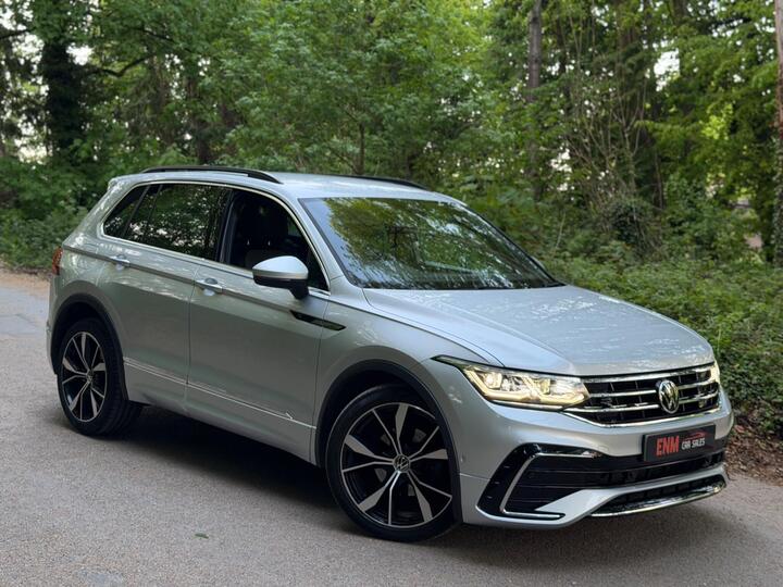 Volkswagen Tiguan 2.0 TDI R-Line DSG 4Motion Euro 6 (s/s) 5dr Volkswagen Tiguan 2.0 TDI R-Line DSG 4Motion Euro 6 (s/s) 5dr