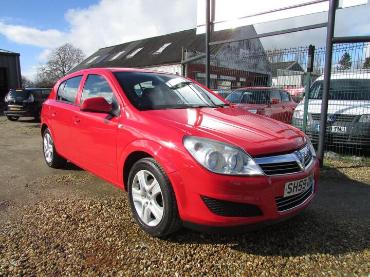 Vauxhall Astra 1.4i 16v Active 5dr Vauxhall Astra 1.4i 16v Active 5dr