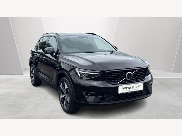 Volvo XC40 2.0 B4 MHEV Plus Dark DCT Auto Euro 6 (s/s) 5dr