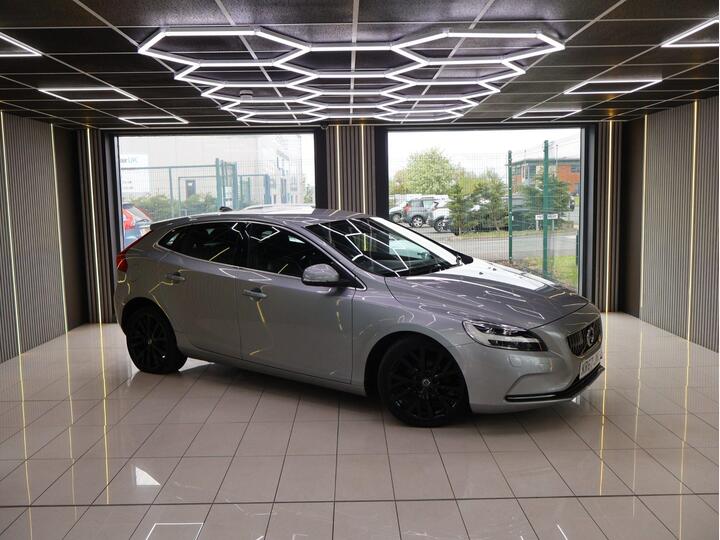 Volvo V40 2.0 D2 Inscription Euro 6 (s/s) 5dr