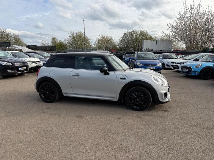 MINI Hatch 1.5 Cooper D Auto Euro 6 (s/s) 3dr