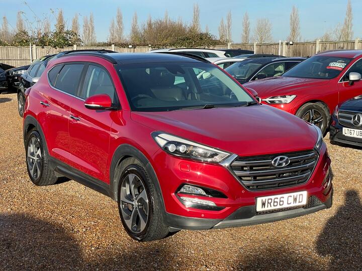 Hyundai TUCSON 1.7 CRDi Blue Drive Premium SE DCT Euro 6 (s/s) 5dr Hyundai TUCSON 1.7 CRDi Blue Drive Premium SE DCT Euro 6 (s/s) 5dr