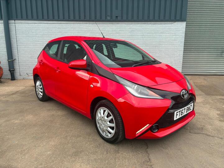 Toyota AYGO 1.0 VVT-i X-play Euro 6 5dr