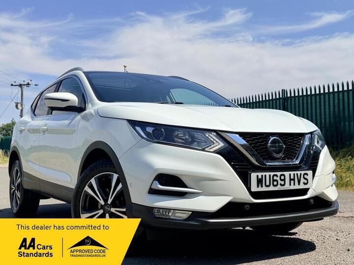 Nissan Qashqai 1.3 DIG-T N-Connecta Euro 6 (s/s) 5dr
