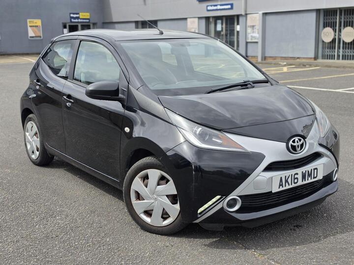 Toyota AYGO 1.0 VVT-i X-play X-shift Euro 6 5dr