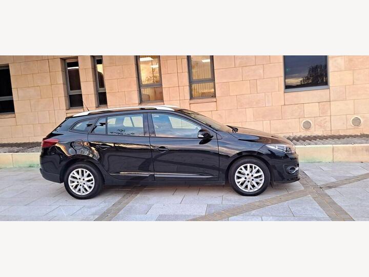 Renault Megane 1.5 DCi ENERGY Dynamique TomTom Sport Tourer Euro 5 (s/s) 5dr Renault Megane 1.5 DCi ENERGY Dynamique TomTom Sport Tourer Euro 5 (s/s) 5dr