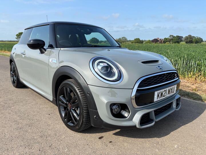 MINI Hatch 2.0 Cooper S Sport Steptronic Euro 6 (s/s) 3dr