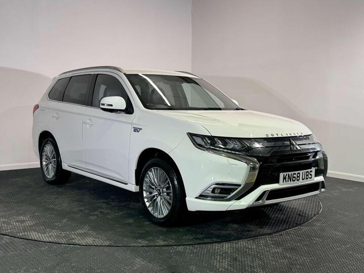 Mitsubishi OUTLANDER 2.4h TwinMotor 13.8kWh 4h CVT 4WD Euro 6 (s/s) 5dr Mitsubishi OUTLANDER 2.4h TwinMotor 13.8kWh 4h CVT 4WD Euro 6 (s/s) 5dr