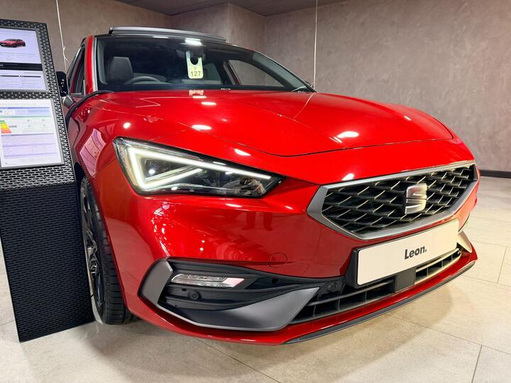 SEAT Leon 1.5 ETSI MHEV FR Black Edition DSG Euro 6 (s/s) 5dr