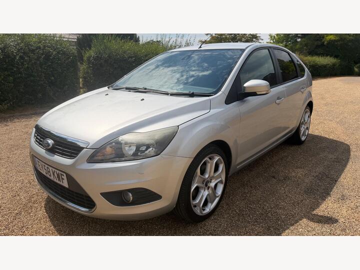 Ford Focus 1.8 Titanium 5dr