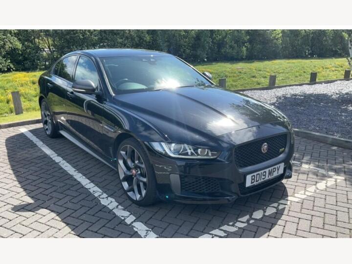 Jaguar XE 2.0i 300 Sport Auto AWD Euro 6 (s/s) 4dr